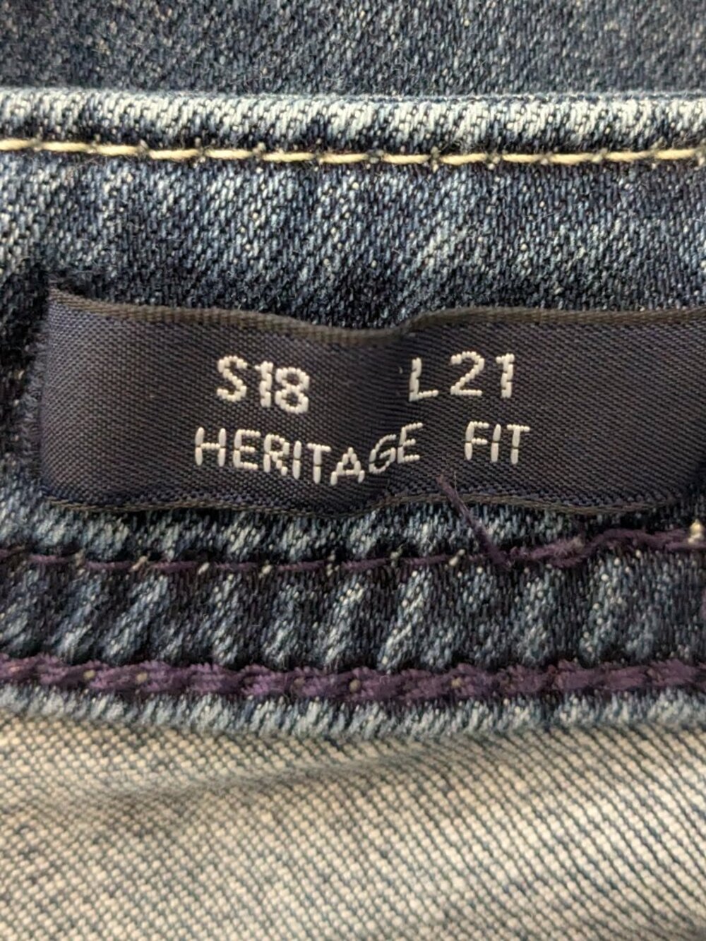 Vigoss Plus-Size Cropped Denim Capri Jeans - Blue - Picture 10 of 12